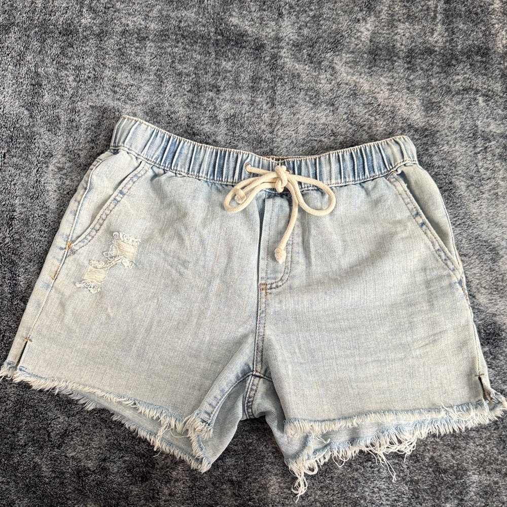 No Boundaries Light Wash Jean Shorts with Drawstring